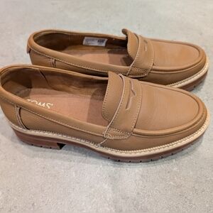 TOMS Women's Sz 7 Tan Leather Penny Loafers